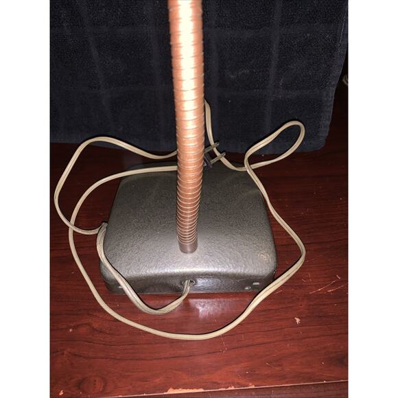 Leviton Steel Desk Lamp - Articulating Head Retro Style ReadingLight VTG Works - Picture 11 of 12
